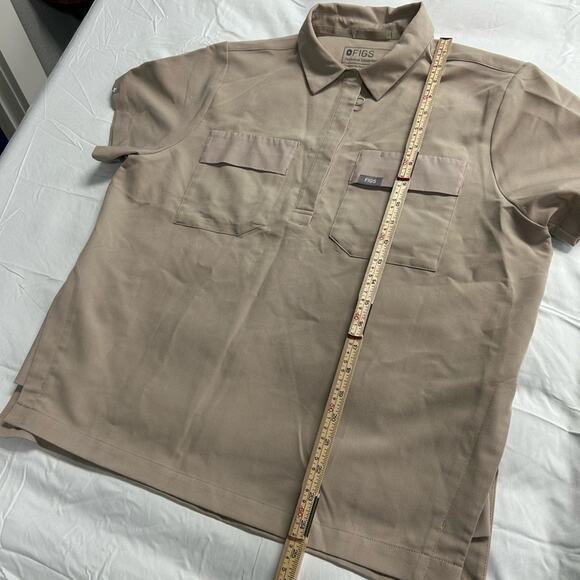 FIGS Scrub Top Collar PO #2768 Beige Top Women’s Size Medium - Picture 8 of 8